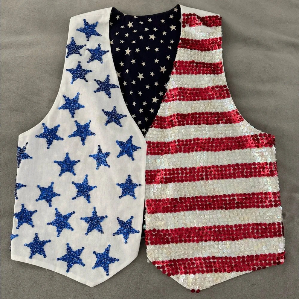 Women’s Medium. Hand beaded vest. One of a kind. Reversible. One available. - Picture 1 of 2